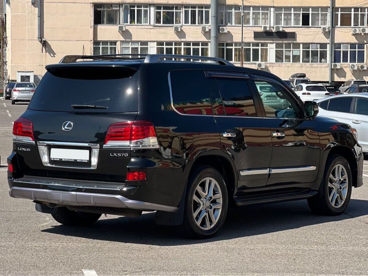 Lexus LX570